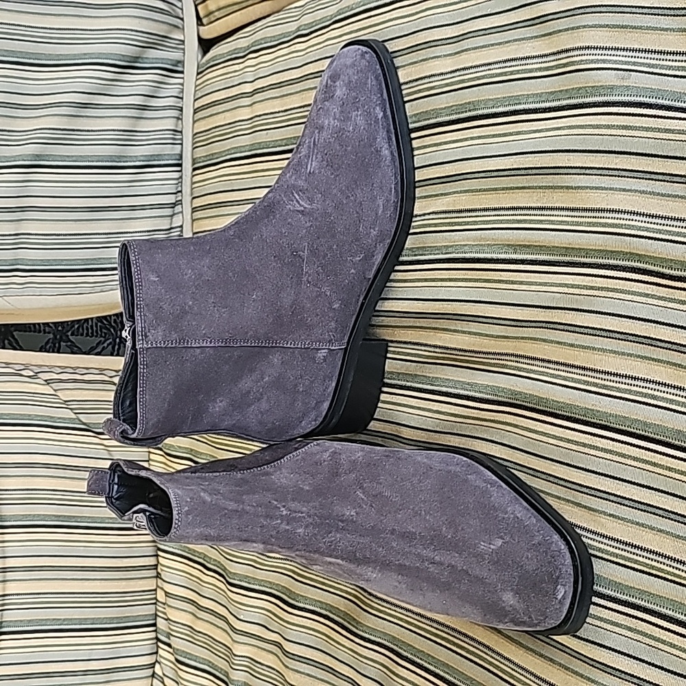 Aquatalia Carisa Gray Short Boot Size 9.